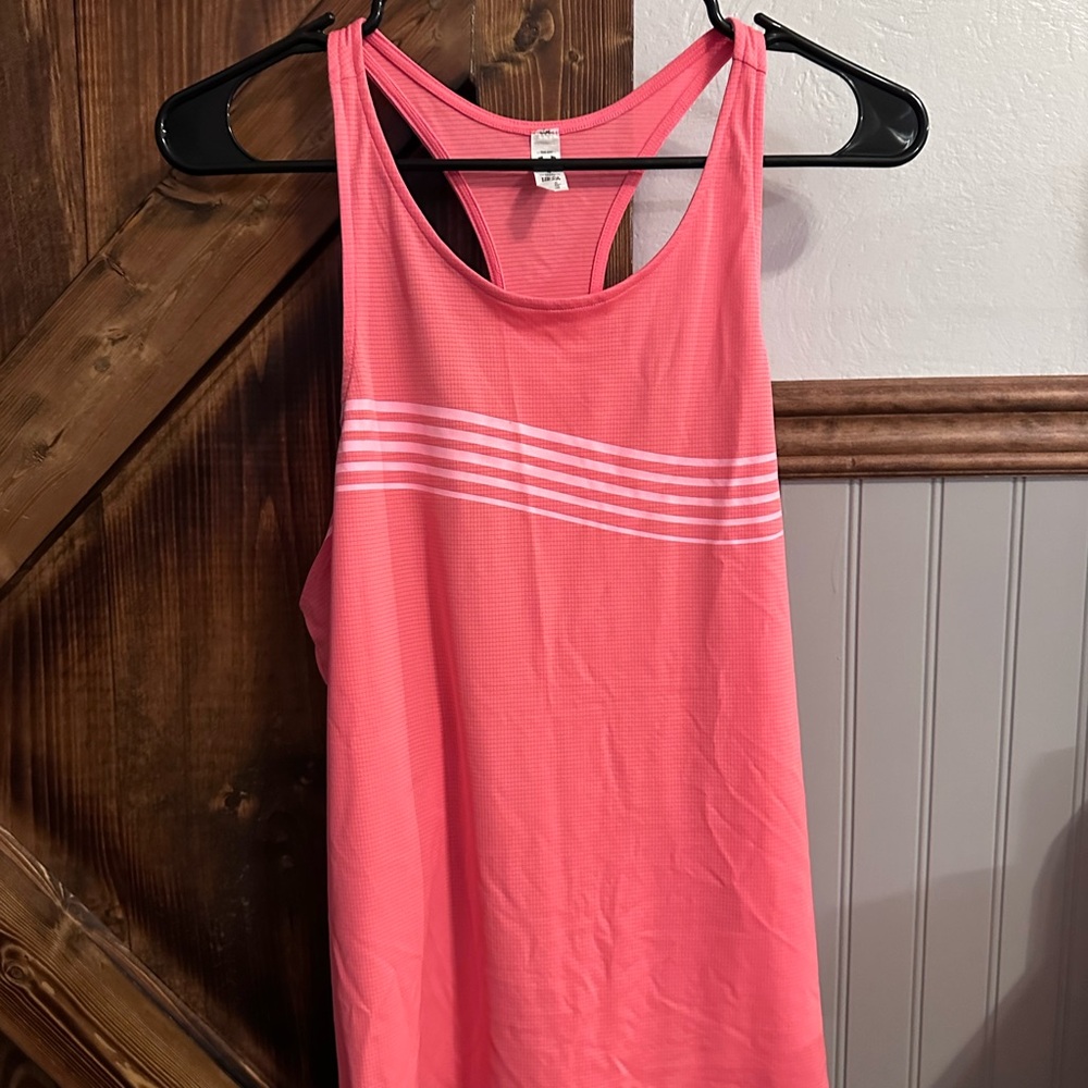 Women’s under armour workout tank